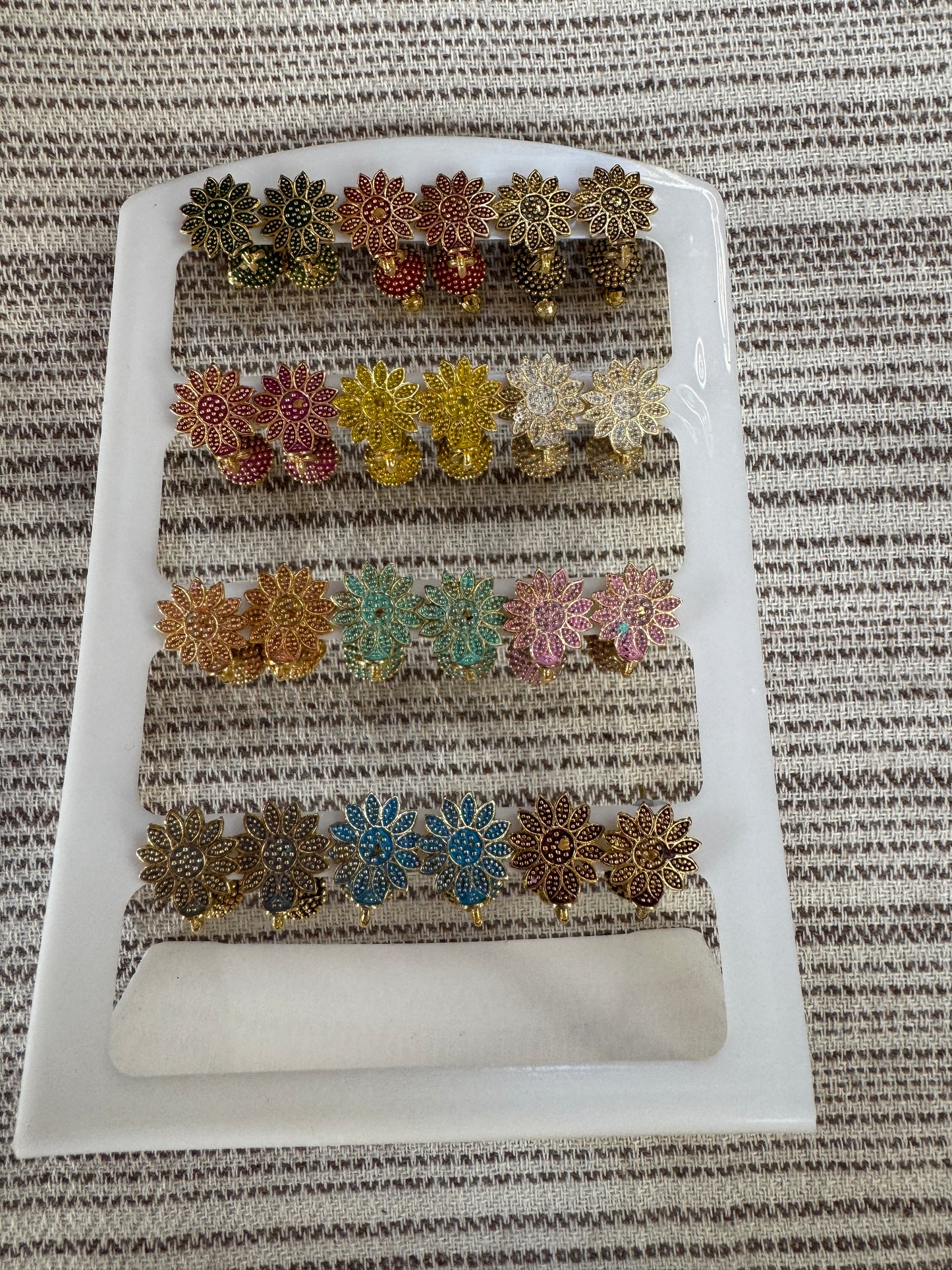 A set 12 pairs Different style earrings