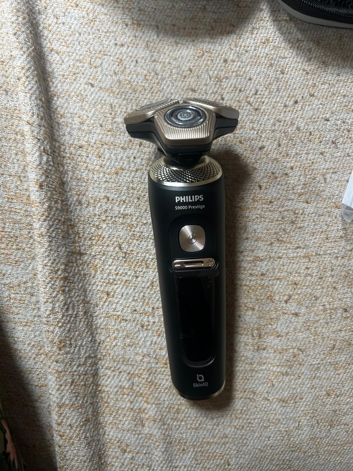 Philips Electric shaver series 9000 prestige s9000