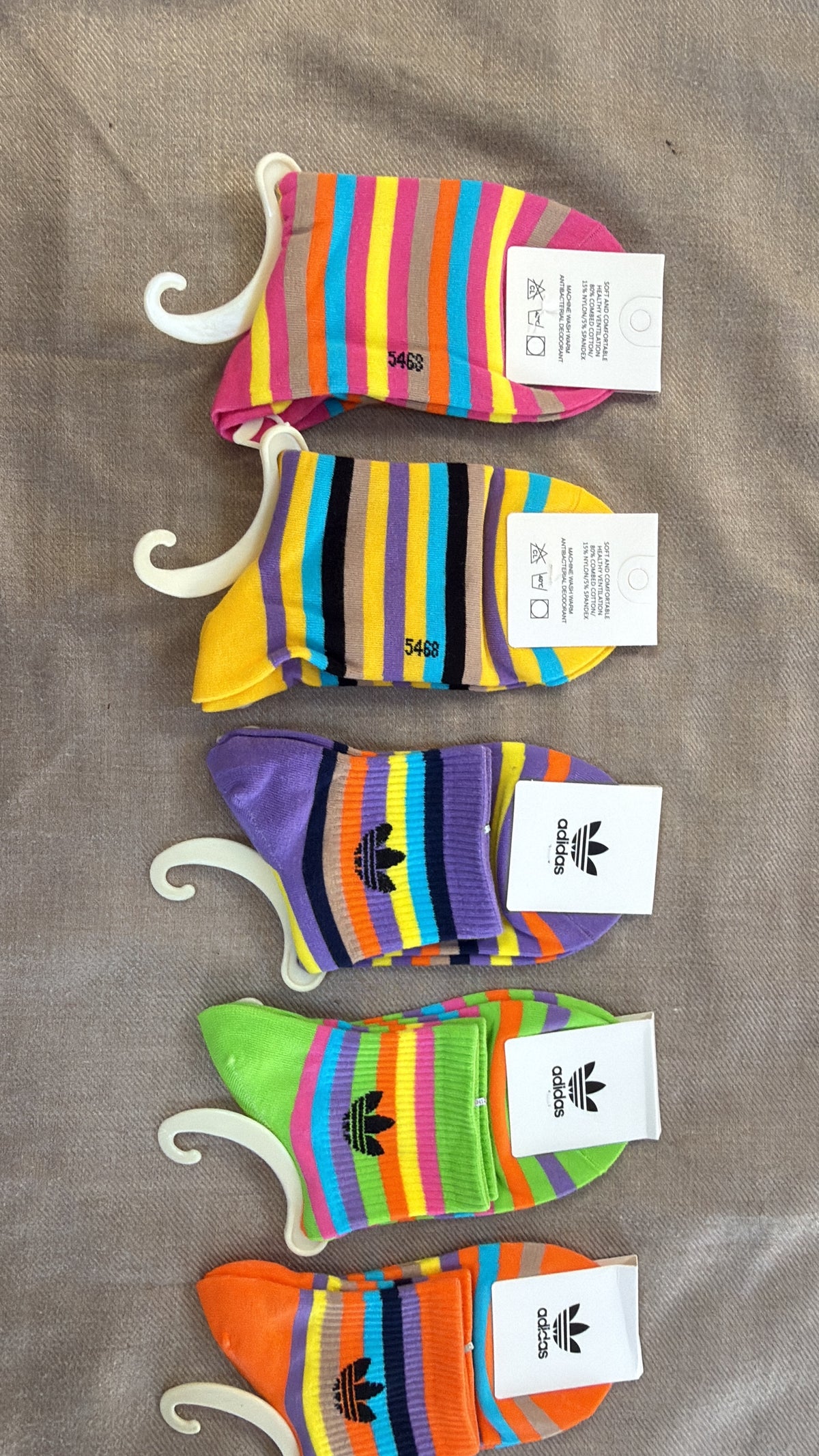 ADIDAS SOCKS x 5 PAIRS MULTI COLOUR UNISEX, BRAND NEW SIZE L