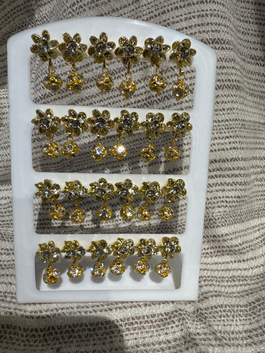 A set 12 pairs Different style earrings