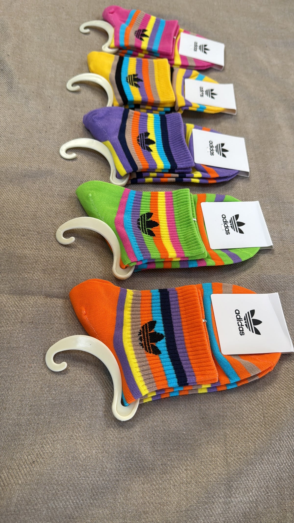ADIDAS SOCKS x 5 PAIRS MULTI COLOUR UNISEX, BRAND NEW SIZE L