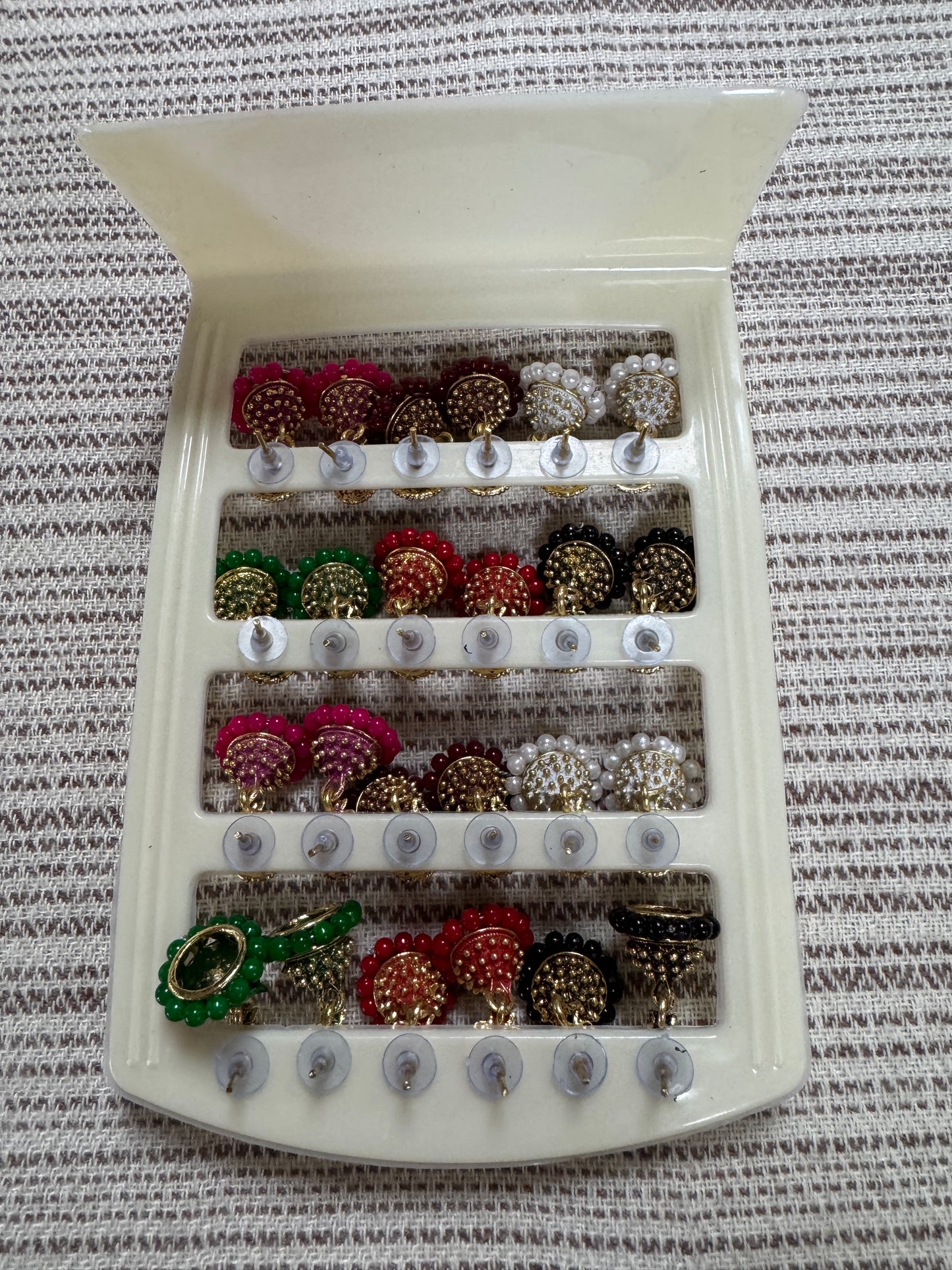 A set 12 pairs Different style earrings