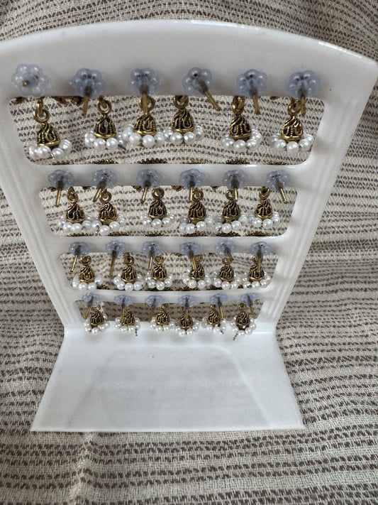 A set 12 pairs Different style earrings